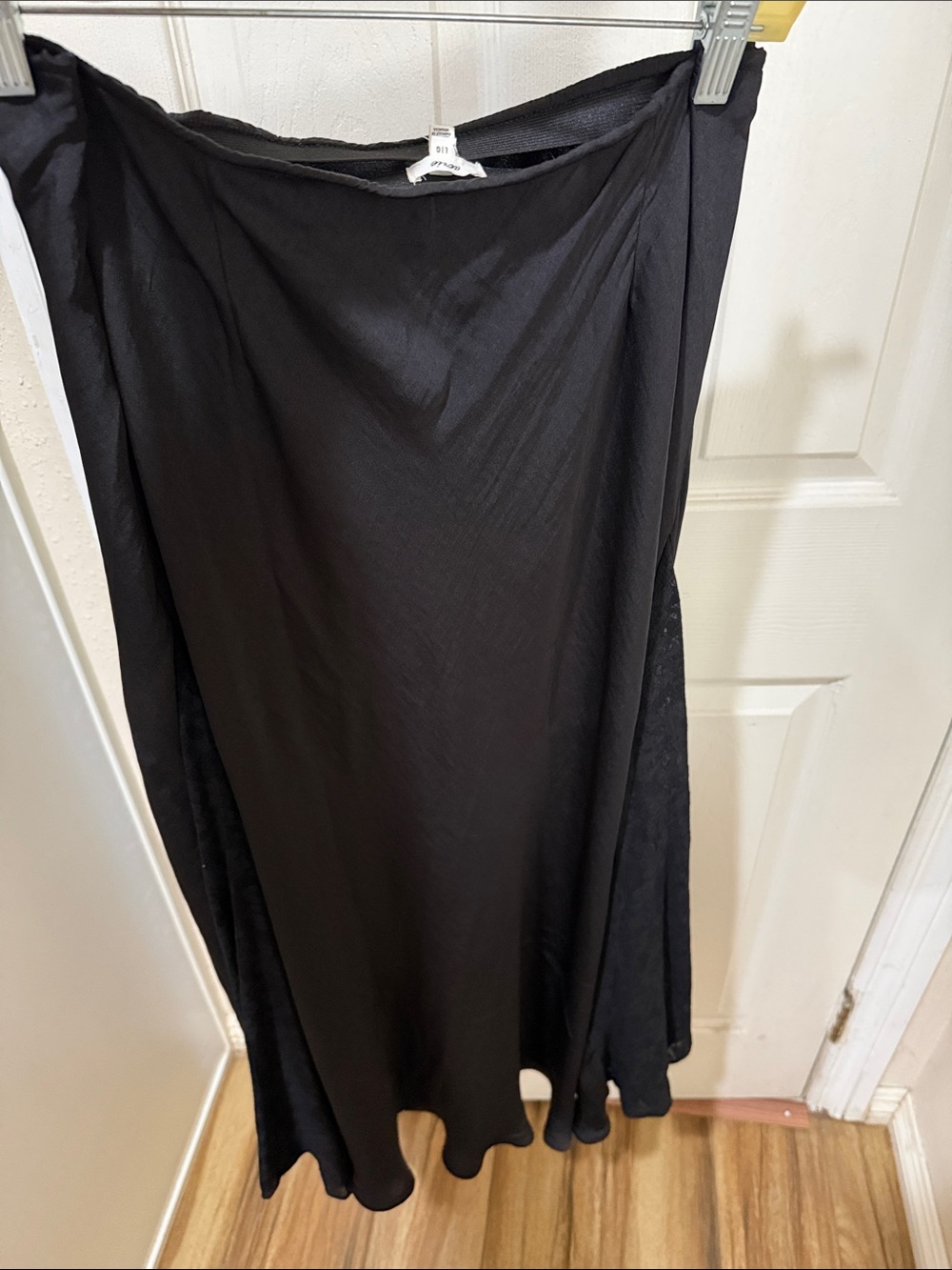 Black Women's Aerie Flowing Maxi Skirt - Picture 3 of 5